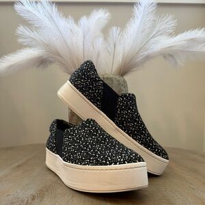 VINCE Warren Platform Knit Slip-On Sneakers Black White Size 8.5